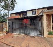 Casa para Locação, em Teodoro Sampaio, bairro Vila Minas Gerais, 3 dormitórios, 1 banheiro, 3 vagas